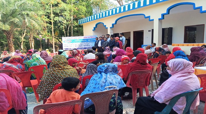  দুঃস্থ নারী-পুরুষ এবং শিশুদের বিনামূল্যে চিকিৎসা সেবা ও ওষুধ প্রদান করা হয়।