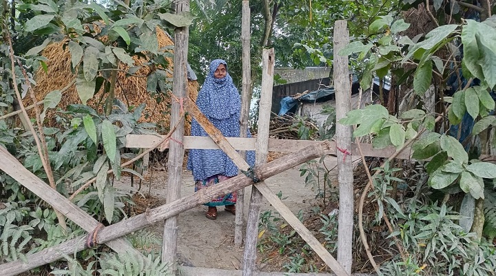 ছবি: মতলব উত্তরে বিদ্যুৎ বঞ্চিত ও গৃহবন্দী সুফিয়া