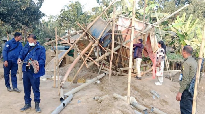 নালিতাবাড়ীতে অবৈধভাবে বালু উত্তোলন বিরোধী অভিযান