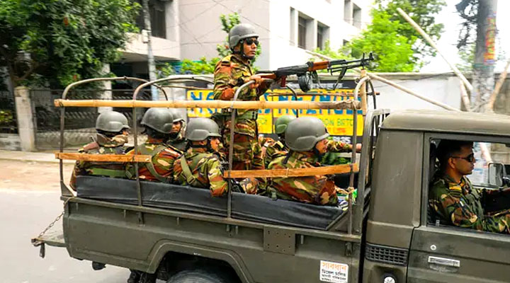 সেনা কর্মকর্তাদের ম্যাজিস্ট্রেসি ক্ষমতা বাড়ল আরও ৬০ দিন