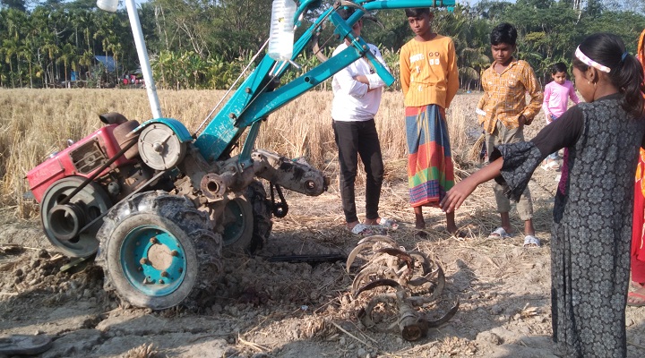 ইন্দুরকানীতে পিতার সামনে ছেলের করুন মৃত্যু