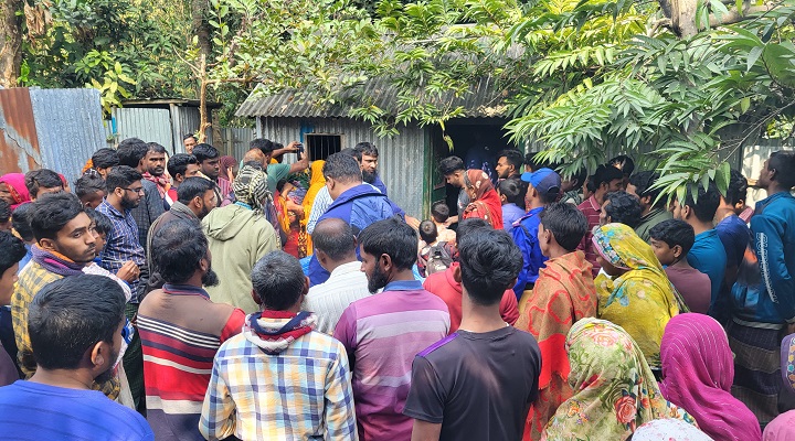 উল্লাপাড়ায় ঘরে ঝুলছিল তরুণের হাত-পা বাঁধা লাশ