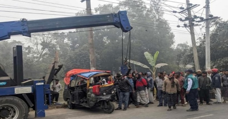 রংপুরে সড়ক দুর্ঘটনায় ৫ জনের মৃত্যু 