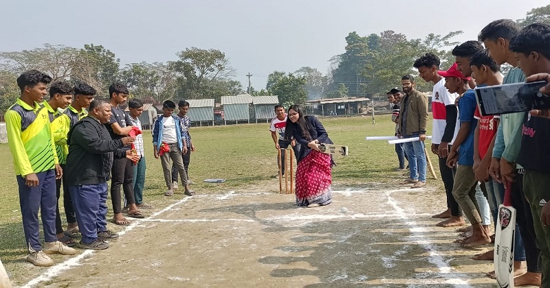 মতলব উত্তরে ৫৩তম শীতকালীন ক্রীড়া প্রতিযোগিতার উদ্বোধন করেন মাহমুদা কুলসুম মনি।