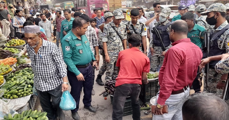 মহাসড়ক যানজট মুক্ত রাখতে টঙ্গীতে উচ্ছেদ অভিযান