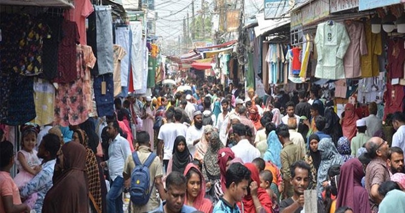 বাঞ্ছারামপুরে ঈদ মার্কেটে সক্রিয় নারী পকেটমার ও চোরচক্র