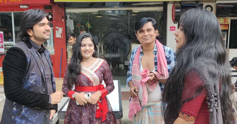 ছবি: খোলা কাগজ