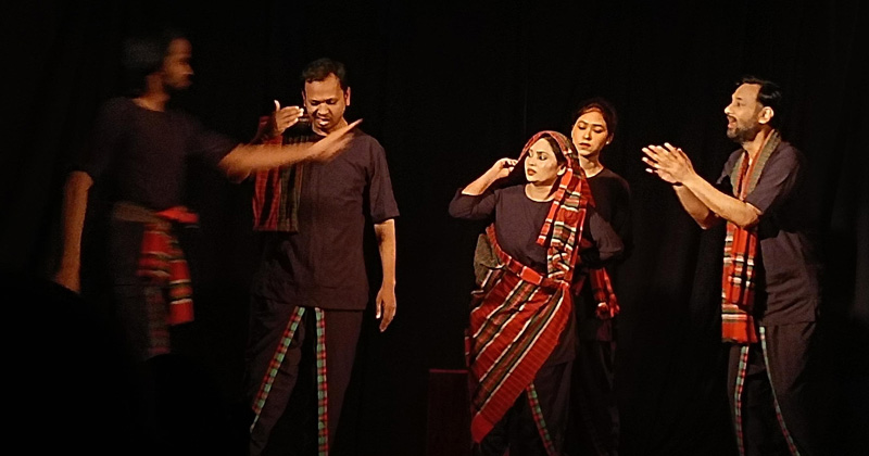 ছবি: খোলা কাগজ