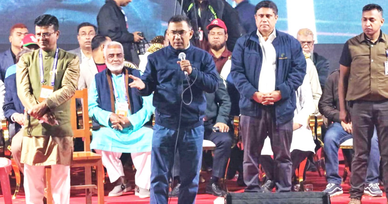 কুমিল্লার চৌদ্দগ্রাম হাইস্কুল মাঠে বিএনপির নির্বাচনি জনসভায় বক্তব্য দিচ্ছেন বিএনপির চেয়ারম্যান তারেক রহমান | ছবি : খোলা কাগজ
