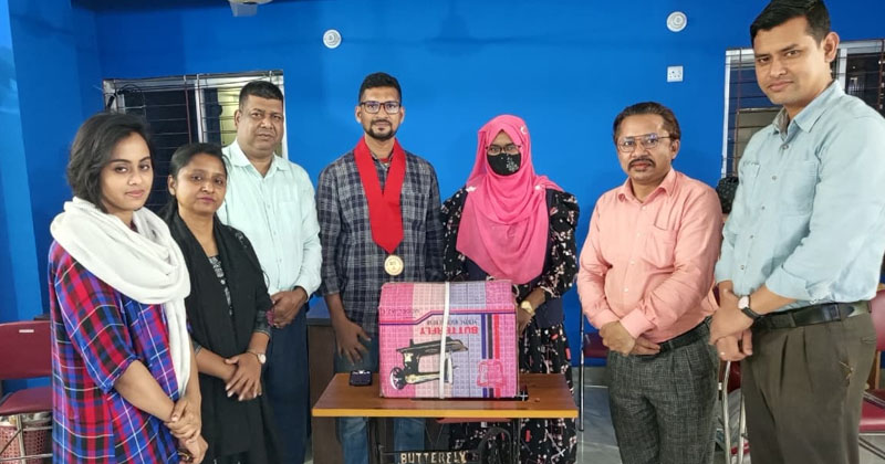 ছবি: খোলা কাগজ