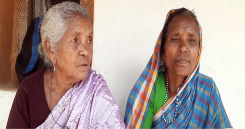 মৌলভীবাজারে দুই বোন বাঁচিয়ে রেখেছেন খাড়িয়া ভাষা