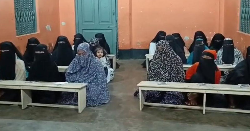 ছবি: ত্রিশাল উপজেলায় কুরআন ও নামাজ শিক্ষা কোর্স