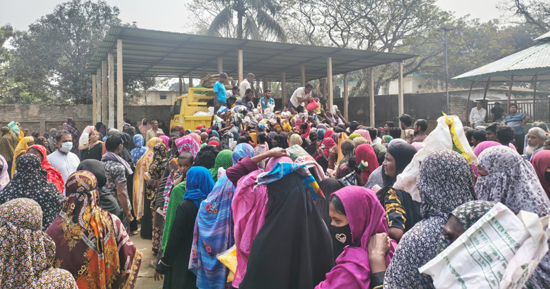 নালিতাবাড়ীতে টিসিবির ট্রাকসেল কার্যক্রমে অনিয়ম, ডিলারকে শোকজ