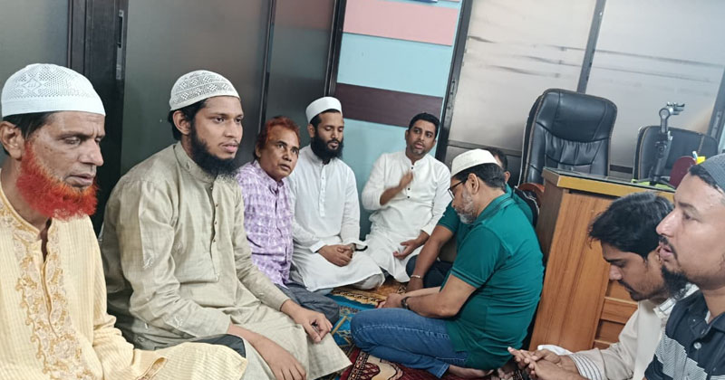 ছবি: খোলা কাগজ 
