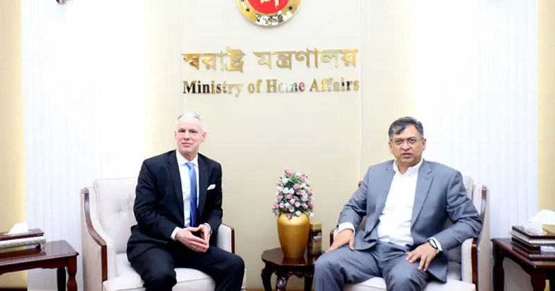 রাষ্ট্রদূত রেটো রেংগলি ও স্বরাষ্ট্রমন্ত্রী সালাহউদ্দিন