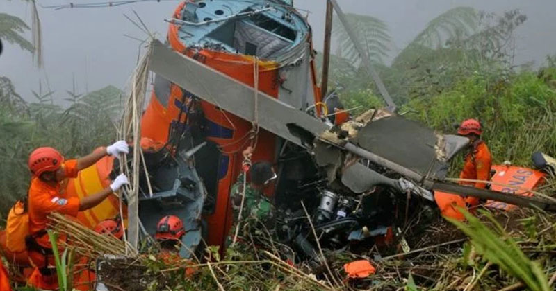 ইন্দোনেশিয়ায় হেলিকপ্টার বিধ্বস্ত, পাইলটসহ সবাই নিহত