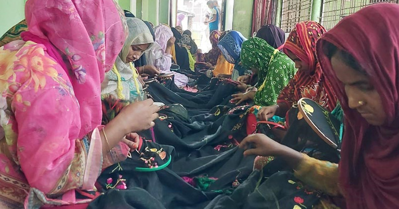 ছবি: খোলা কাগজ