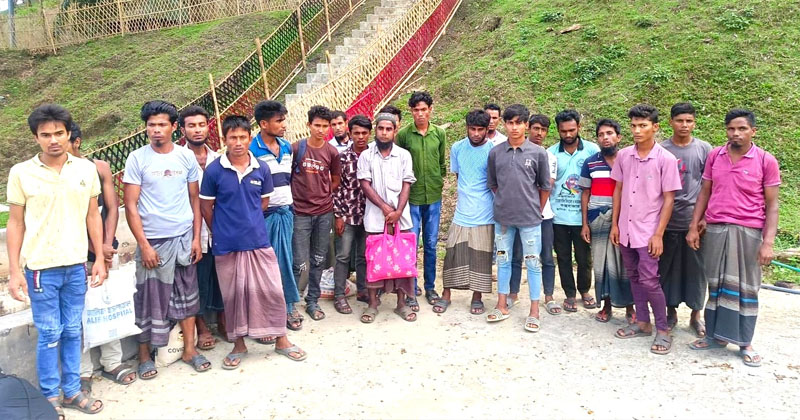 ছবি: খোলা কাগজ