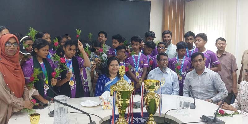 টঙ্গিবাড়ীতে নতুন কুঁড়ি স্পোর্টস প্রতিযোগিতার জয়ীদের বরণ করলেন ইউএনও