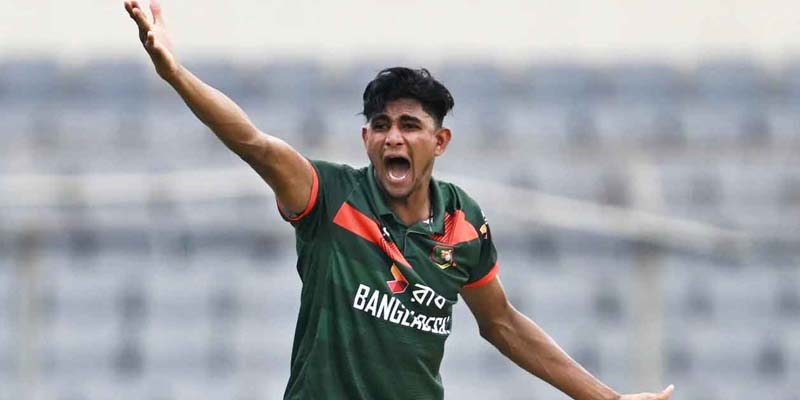 এপ্রিলে আইসিসির সেরা খেলোয়াড় নাহিদ রানা