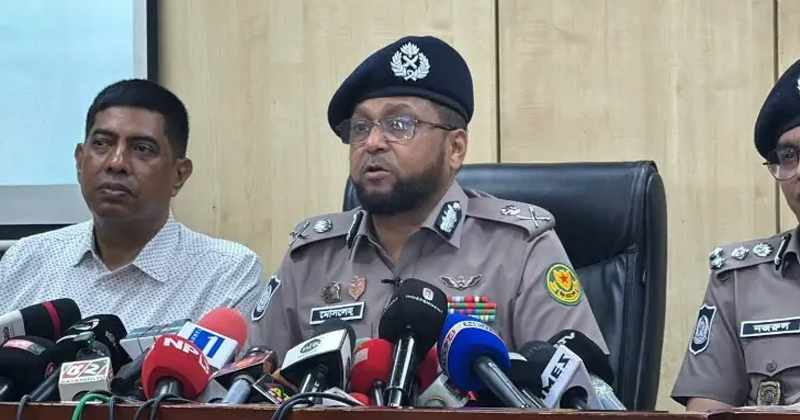 অপরাধীর রাজনৈতিক পরিচয় দেখা হবে না: ডিএমপি কমিশনার