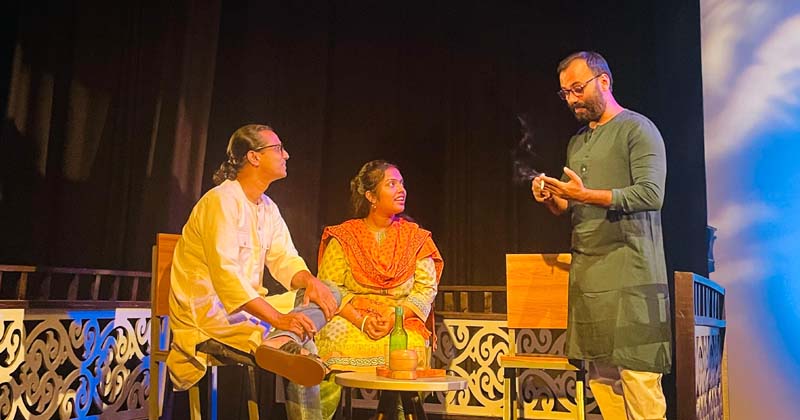 ছবি: খোলা কাগজ