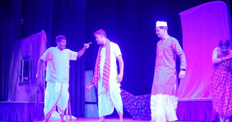 ছবি: খোলা কাগজ