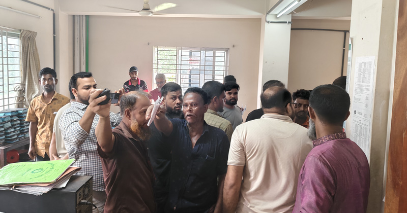 ভুতুড়ে বিদ্যুৎ বিলের নেপথ্যে পদোন্নতির চাপ, ভোগান্তিতে গ্রাহকরা