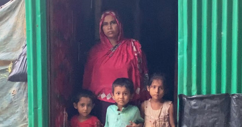 টেকনাফে পাহাড় ধসে তছনছ অসহায় নার্গিসের শেষ আশ্রয়স্থল 
