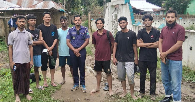 কমলগঞ্জে জলপ্রপাতে আটকে পড়া ১০ পর্যটক উদ্ধার