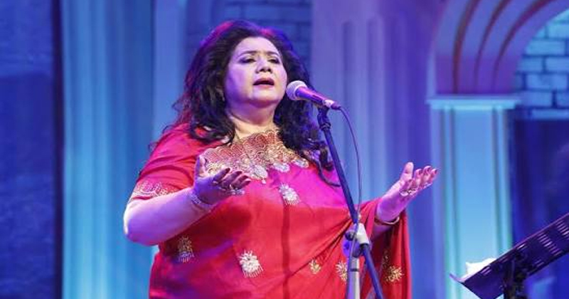 প্রথম একক সঙ্গীত সন্ধ্যায় মুগ্ধ করলেন রুনা লায়লা