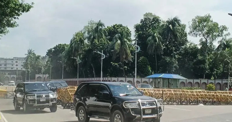 মো. সাহাবুদ্দিনকে বহনকারী গাড়িবহর