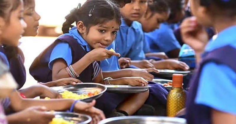 ফুলপুরে স্কুল ফিডিংয়ে পচা ডিম, বিতরণ বন্ধ করল বিদ্যালয় কর্তৃপক্ষ