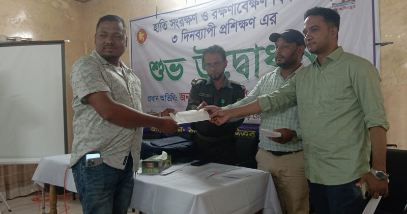 খাম গ্রহনকারি বন মামলার আসামি মোহাম্মদ আলী লিটন। ছবি: প্রতিবেদক