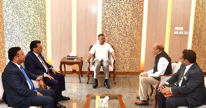 ছবি : প্রধানমন্ত্রীর সঙ্গে দীনেশ ত্রিবেদীর সৌজন্য সাক্ষাত