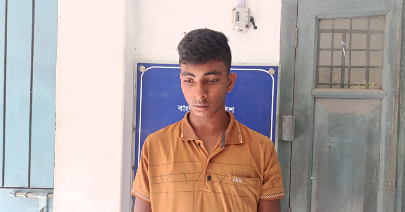 অভিযুক্ত ভ্যানচালক জীবন। ছবি: প্রতিনিধি