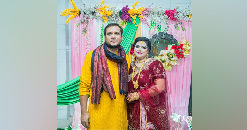 সাংবাদিক দেবাশীষ ও তার স্ত্রী