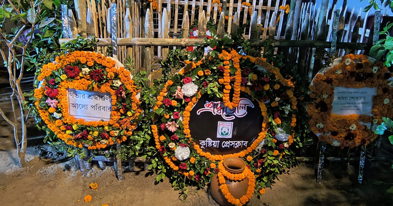 কুষ্টিয়ায় দেবাশীষ ও তার ছেলের শেষকৃত্য, স্ত্রী-শ্বশুরের পাশাপাশি দাফন