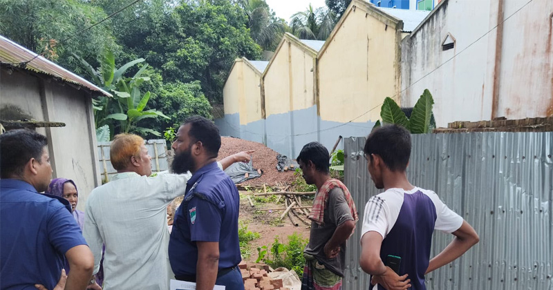 ভেড়ামারায় আদালতের নিষেধাজ্ঞা অমান্য করে বাউন্ডারী নির্মাণের অভিযোগ