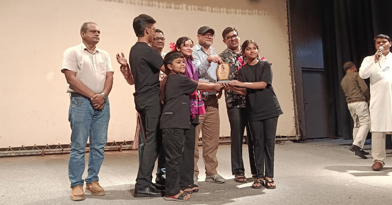 ছবি: খোলা কাগজ