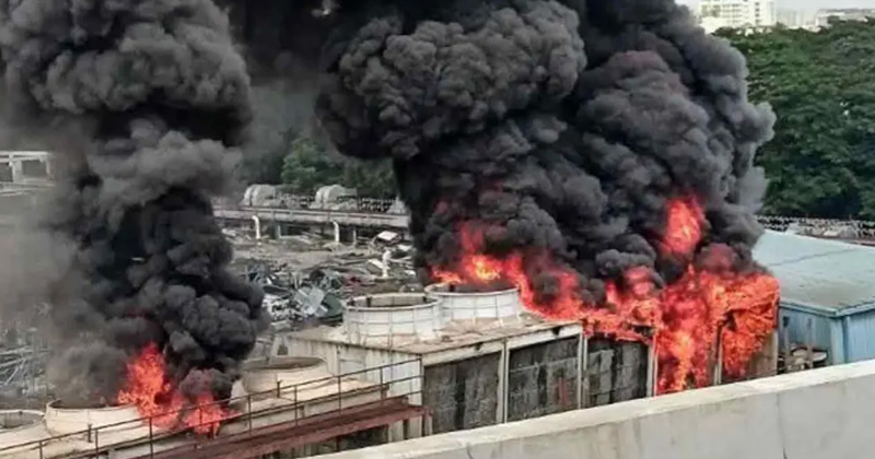মহাখালীতে পুরাতন ভবনে লাগা আগুন নিয়ন্ত্রণে