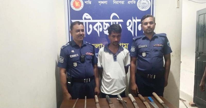 ফটিকছড়িতে ডেভিড ইমনের সহযোগী ‘টেস্টার মোবারক’ অস্ত্রসহ গ্রেপ্তার