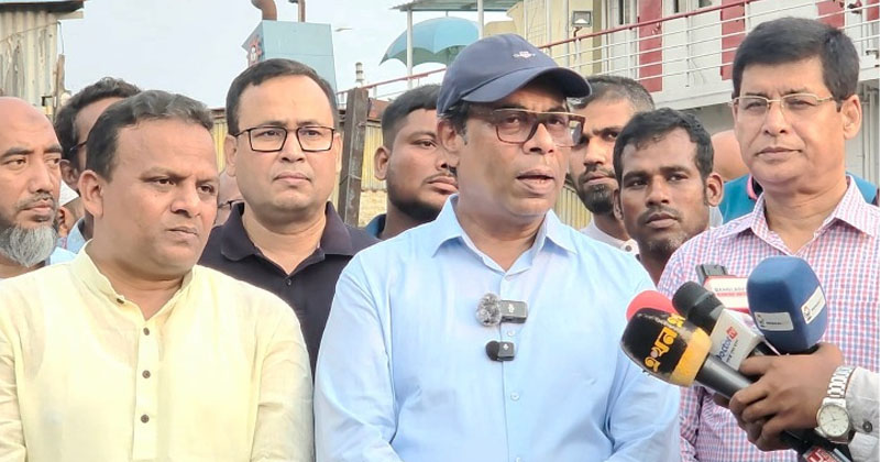 কথা বলছেন এমএ মুহিত।