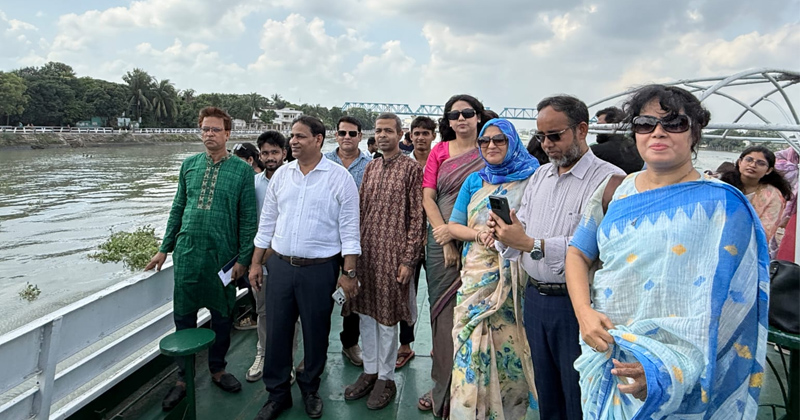 ছবি: খোলা কাগজ