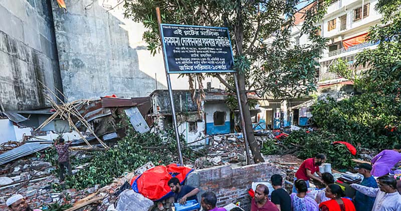 রাড্ডা এমসিএইচ-এফপি সেন্টারে হামলা, ভাঙচুর ও লুটপাট হয়েছে।