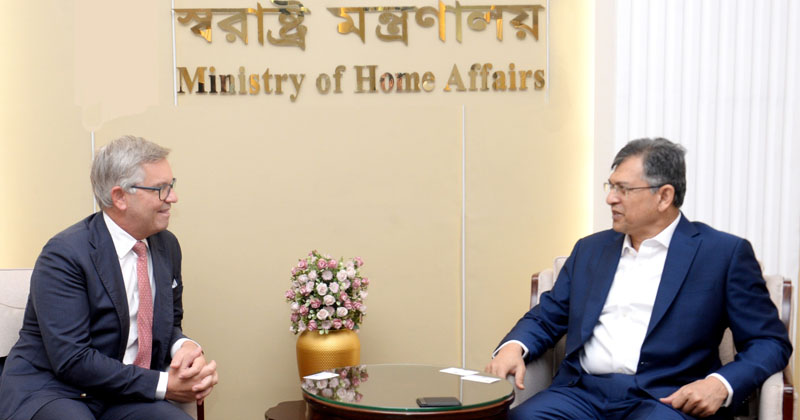 ছবি: খোলা কাগজ