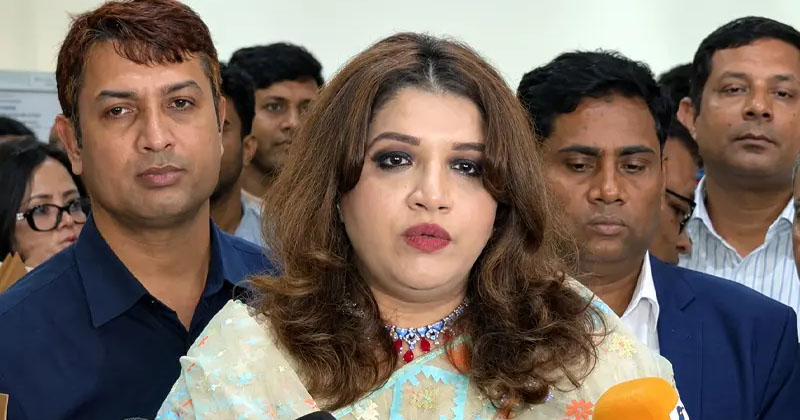কথা বলছেন শামা ওবায়েদ ইসলাম।