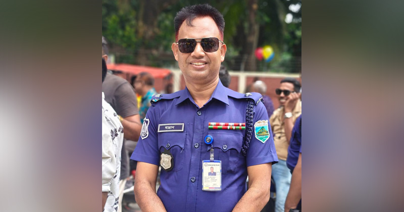 গুরুদাসপুর থানার অফিসার ইনচার্জ (ওসি) আবদুল হান্নান। ছবি: প্রতিনিধি