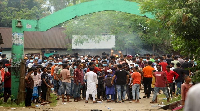 কোম্পানীগঞ্জে ছাত্রদের মিছিলে ছাত্রলীগ-যুবলীগের হামলায় আহত ২০