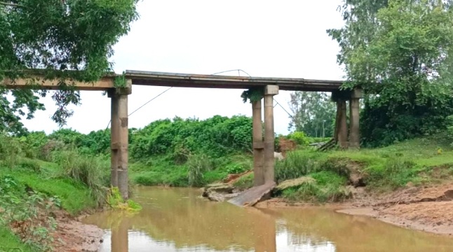 ক্ষতিগ্রস্থ নয়াবিল-বারোমারী সেতু, হাজারো মানুষের দুর্ভোগ